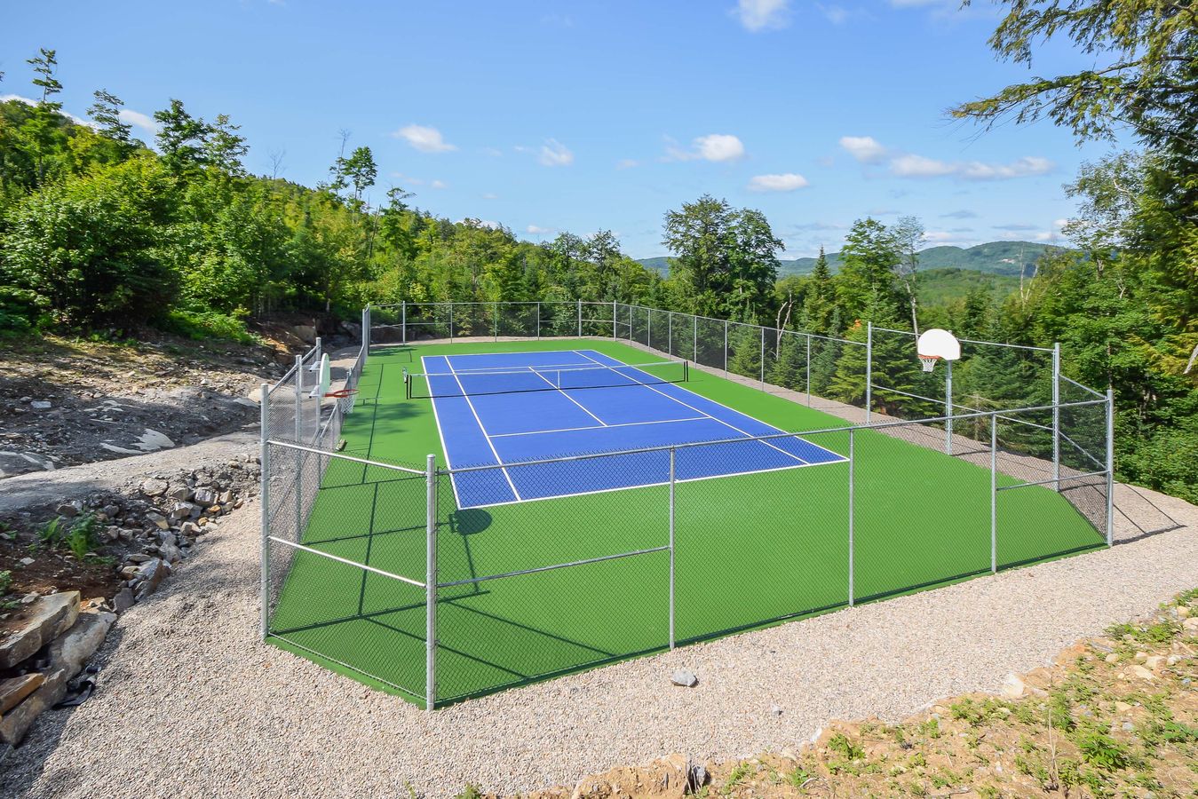 hotels in Tremblant with tennis