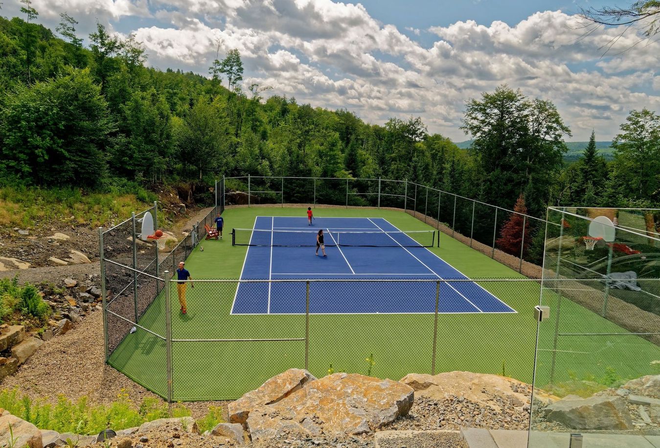 hotels in Tremblant with tennis